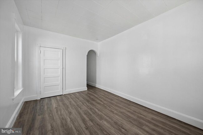 Building Photo - 4319 Mitchell St