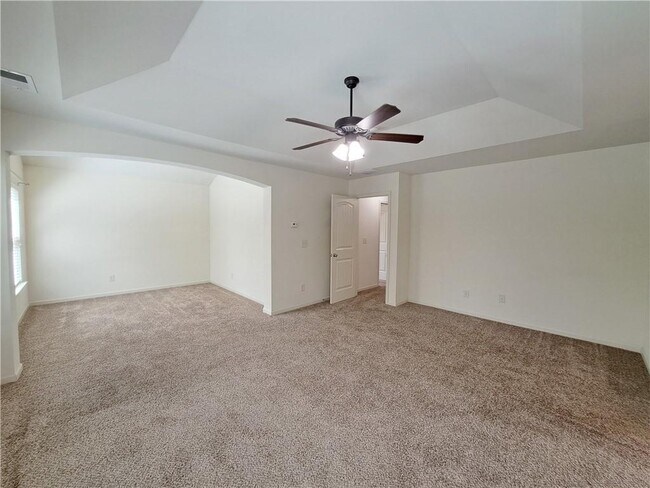 Building Photo - 867 Pine Ln