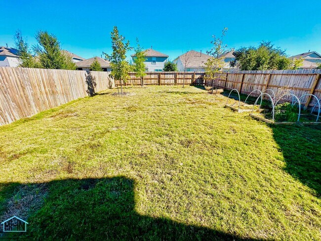 Building Photo - Welcome to Your Dream Home! A Stunning 2-story House with 4 spacious bedrooms and 2.5 baths!