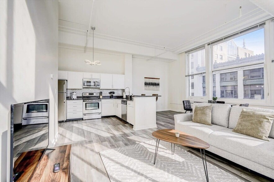 Building Photo - 50 N Illinois St