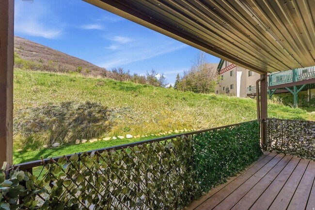Building Photo - 1041 W Grindelwald Ct