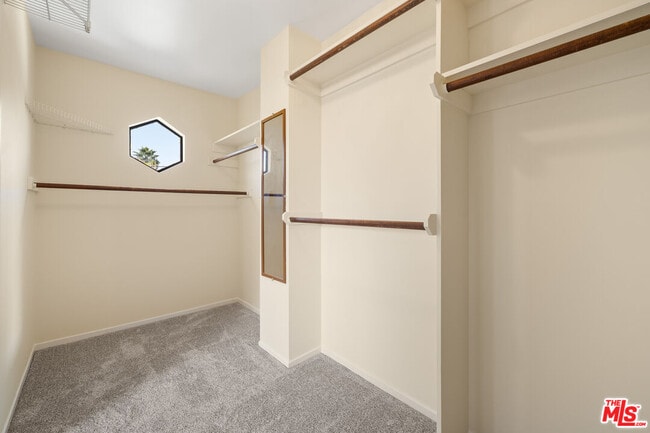 Building Photo - 7315 W 82nd St