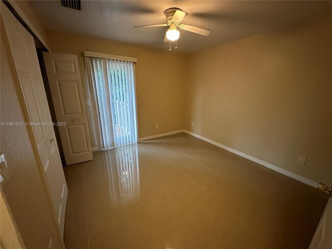 Building Photo - 5548 Birdsong Ln