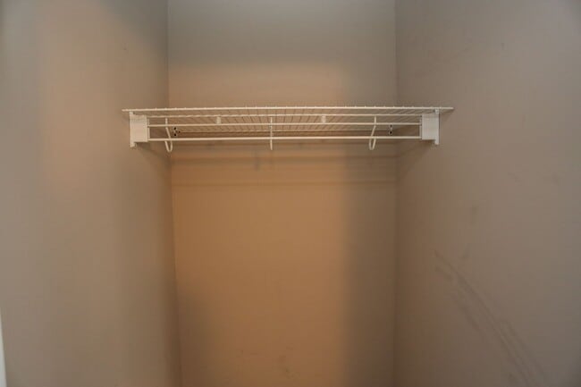 Building Photo - 3 Bedroom House close to Town!