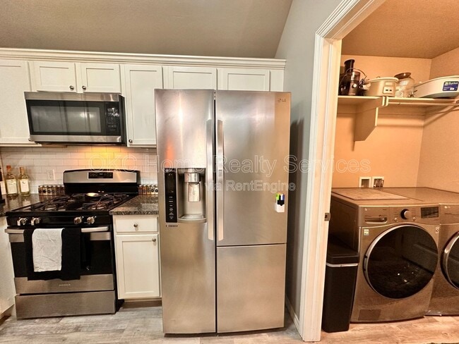 Building Photo - 4122 Bonaparte Blvd