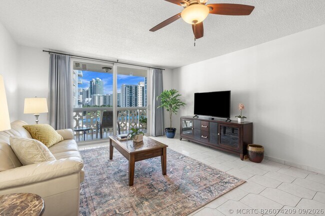 Building Photo - 1825 S Ocean Dr