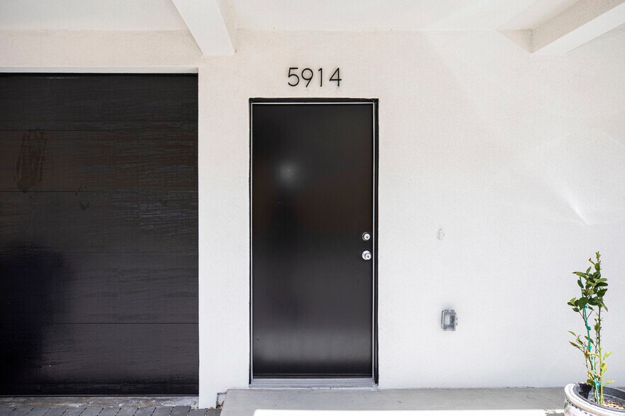 Building Photo - 5914 Tujunga Ave