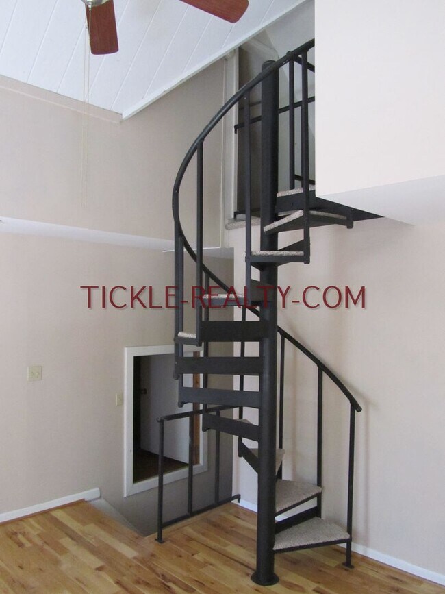 Building Photo - 839 Meigs St