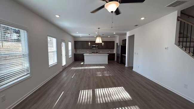 Building Photo - 362 Silverleaf Trl