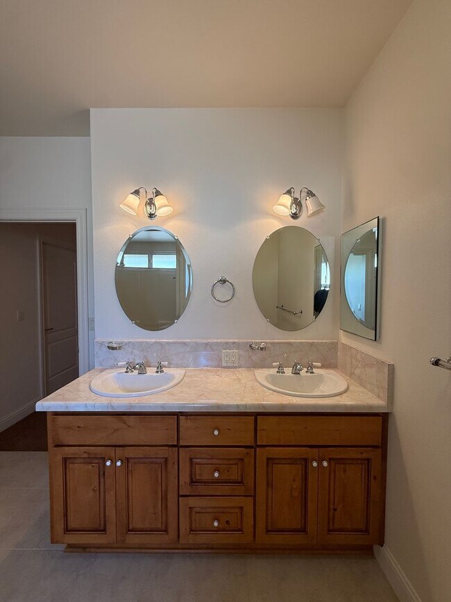 Building Photo - Beautiful Orcutt Custom Home in Solomon Estates on Approx One Acre