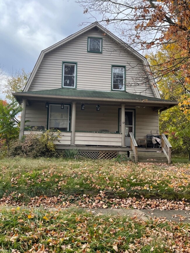 Primary Photo - 125 Perry St