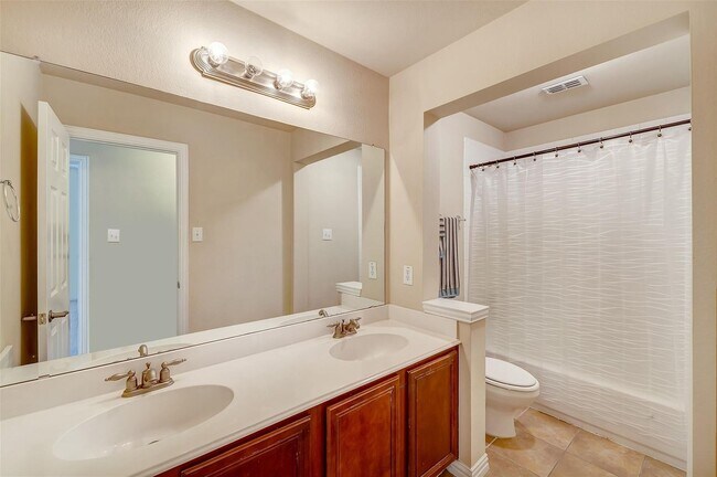 Building Photo - House For Lease in Plano