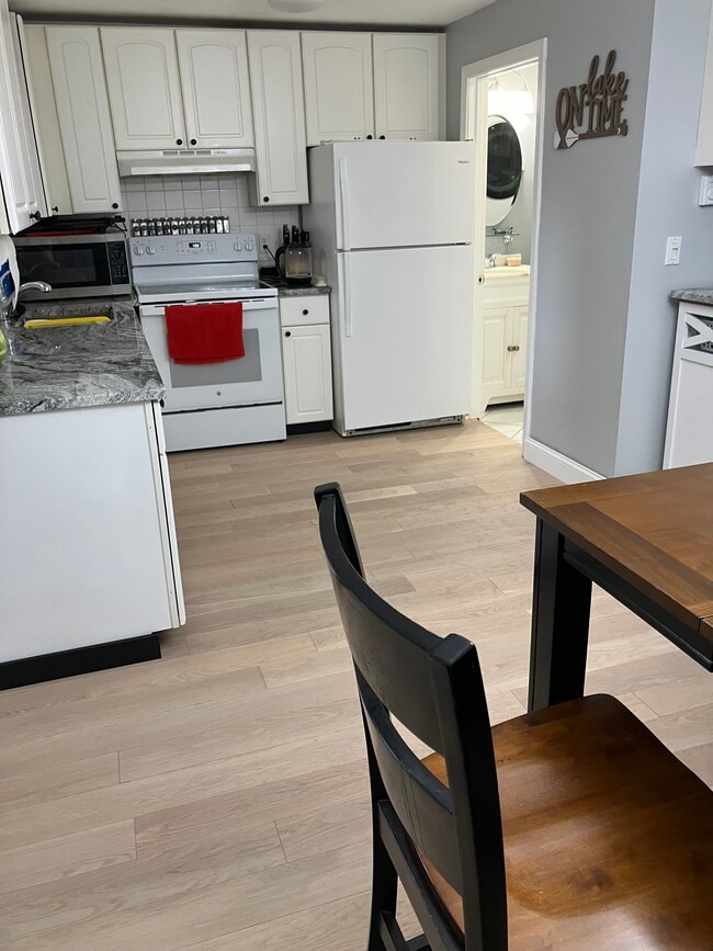 Building Photo - 883 Weirs Blvd