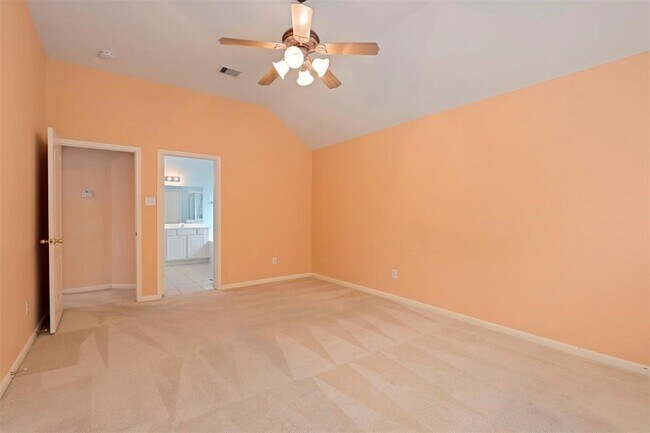 Building Photo - 11618 Columbia Pines Ln