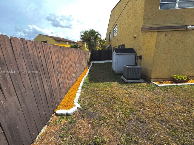 Building Photo - 15460 SW 82nd Ln