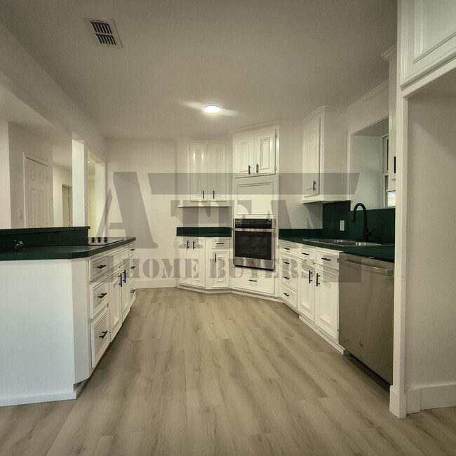 Building Photo - Fully remodeled 4-bedroom, 2-bathroom home