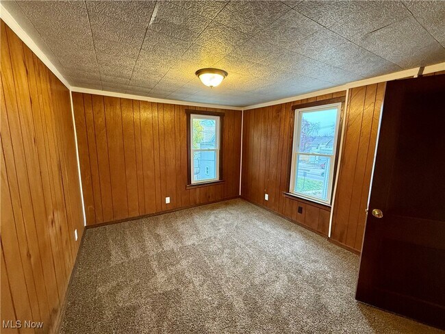 Building Photo - 846 Lee Dr