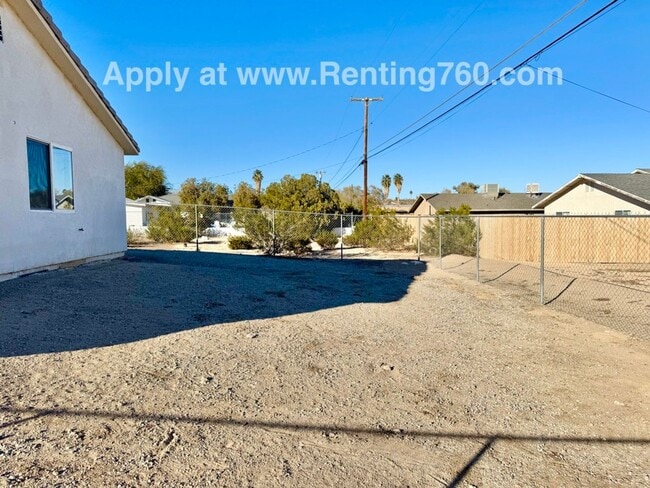 Building Photo - Cozy 3 Bed 2 Bath Home Near Base!