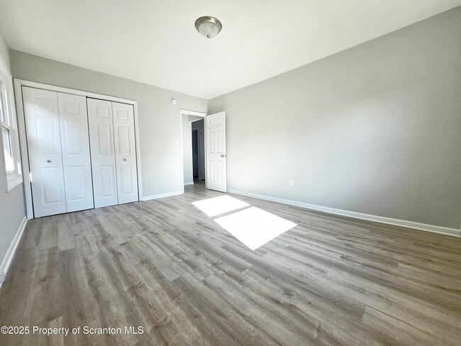 Building Photo - 285 Lyndwood Ave