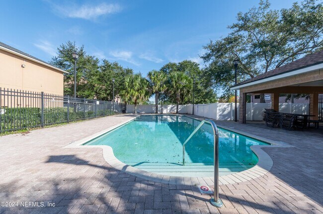 Building Photo - 9505 Armelle Way
