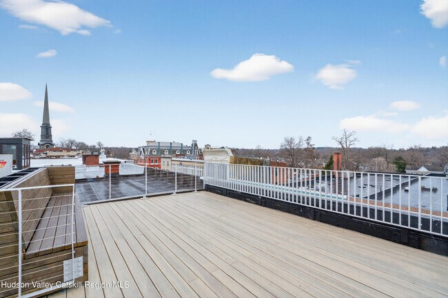 Building Photo - 316 Wall St