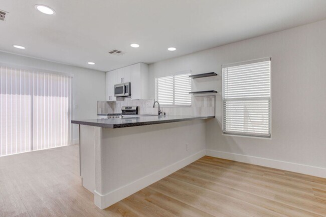 Building Photo - 8765 First Lady Ave