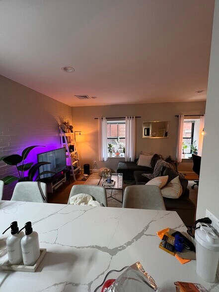 Building Photo - 1661-1663 Washington St. Unit 207