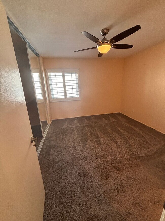 Building Photo - TOWNHOME FOR RENT IN CLAIREMONT - 2BD/1.5BA - ONLY $3,195/MO