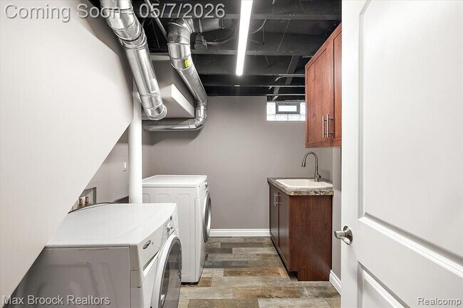 Building Photo - 912 Woodsboro Dr
