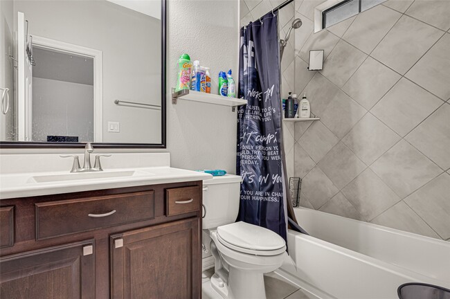 Building Photo - 2815 King's Retreat Cir