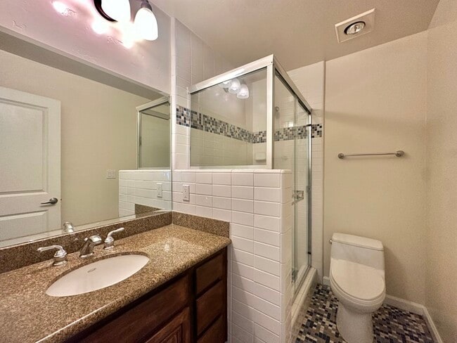 Building Photo - Beautifully Renovated Multi-Level Living C...