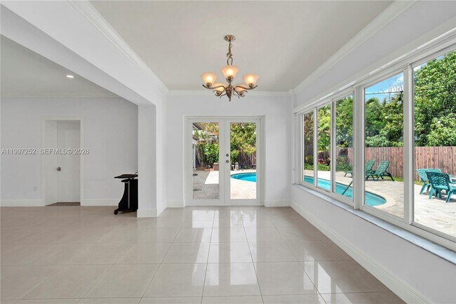 Building Photo - 5901 SW 45th St