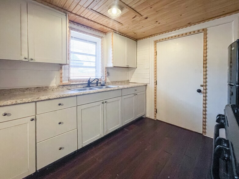 Building Photo - 3717 N 23rd St