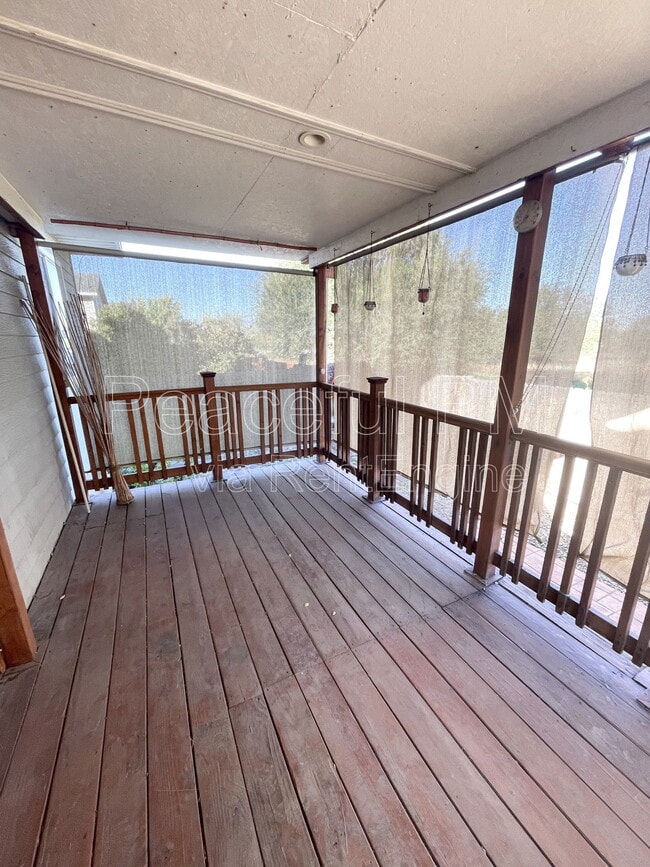 Building Photo - 685 Orangewood Ln