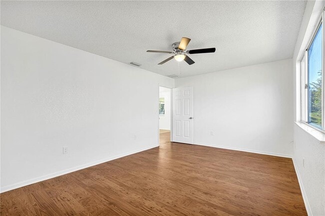 Building Photo - 10962 SW 81st Ave
