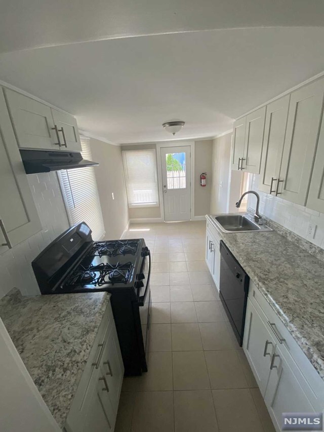 Building Photo - 32 Kiel Avenue