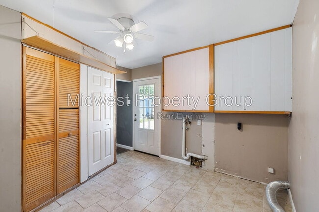 Building Photo - 1595 Flicker Dr