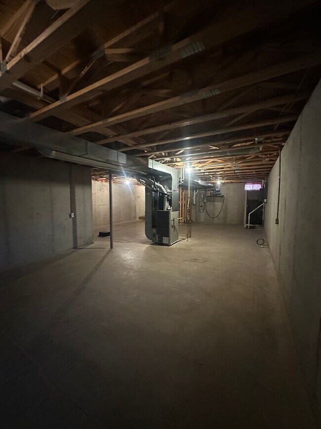 Building Photo - 4BR / 2BA Home in Middletown with Two Car Garage For Rent!