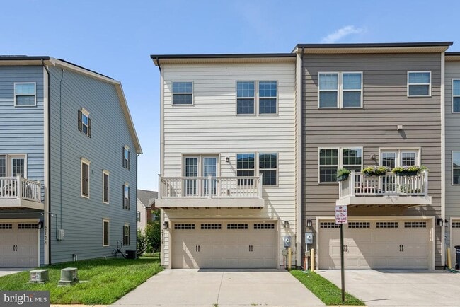 Building Photo - 2138 Hemlock Bay Rd