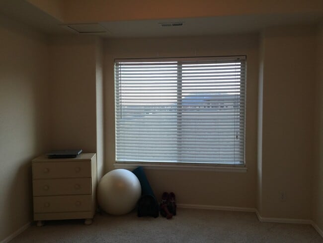 Building Photo - Beautiful Condo in Desirable Saddleback Ridge