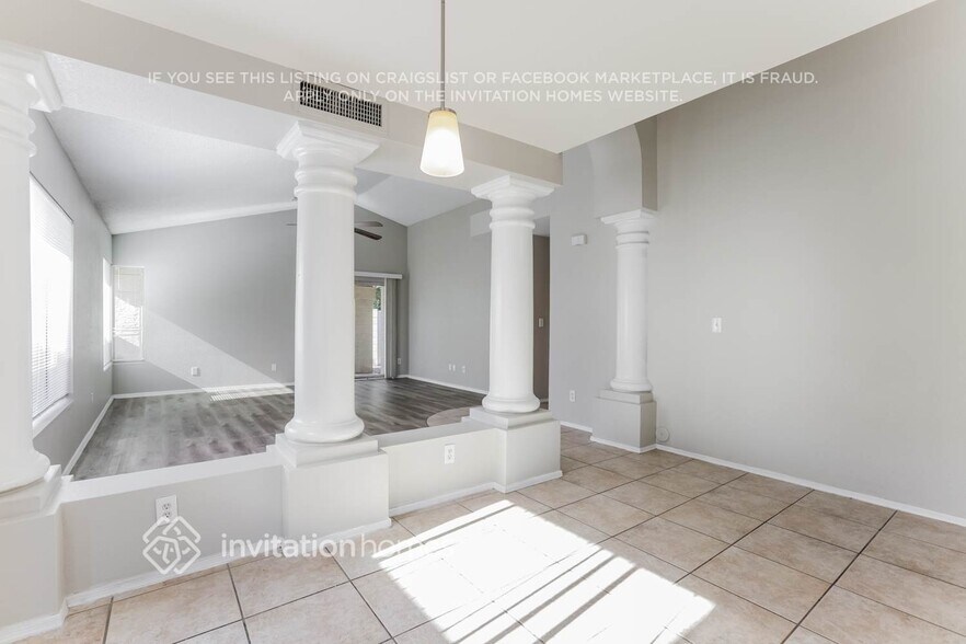 Building Photo - 7037 N 28th Dr