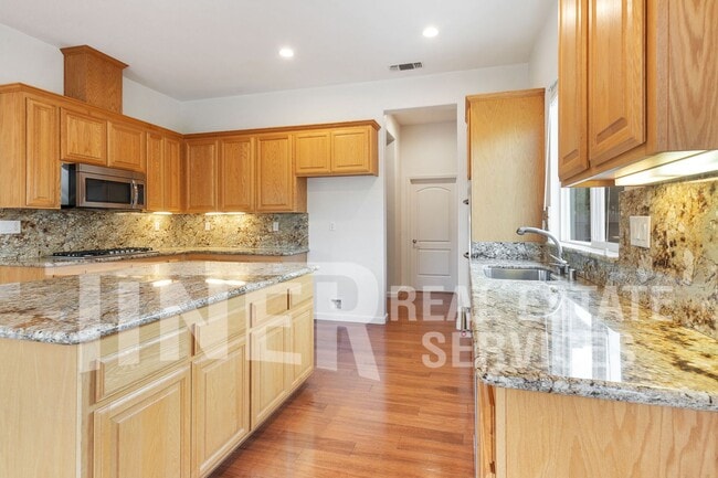 Building Photo - 6025 CreekBerry Wy