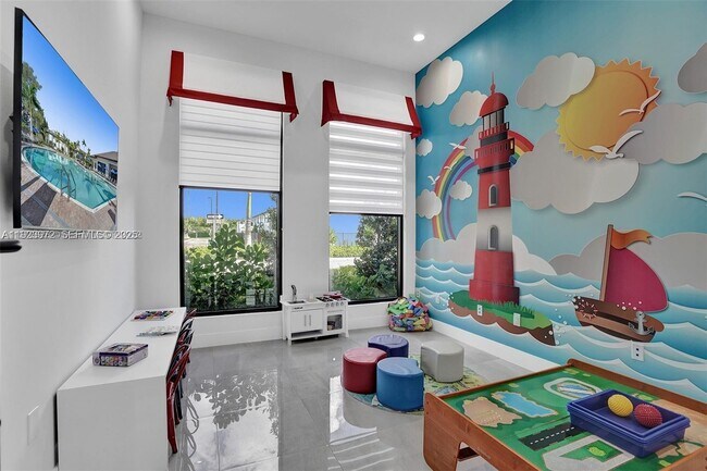 Building Photo - 268 NE 210th Way