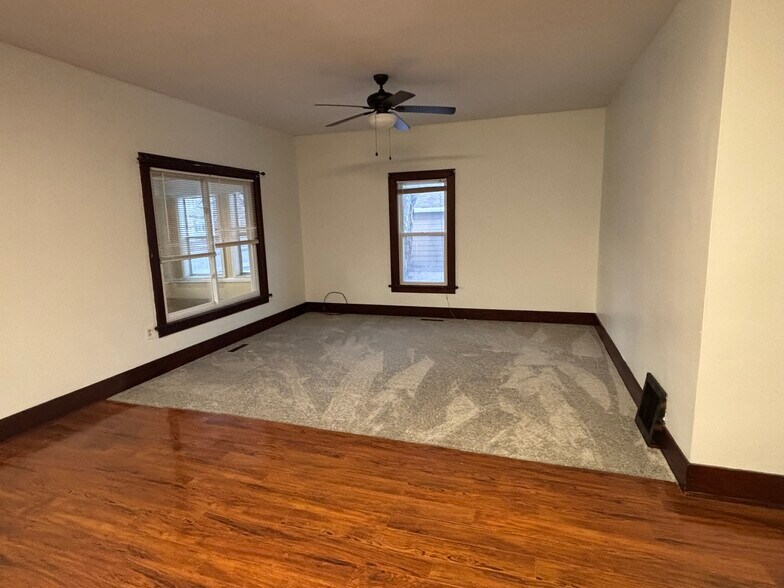 Large Living Room Space - 1003 S Elm Ave