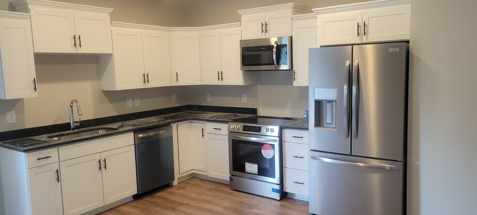 Building Photo - 216 Legion Dr