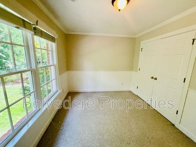 Building Photo - 104 Castleton Pl