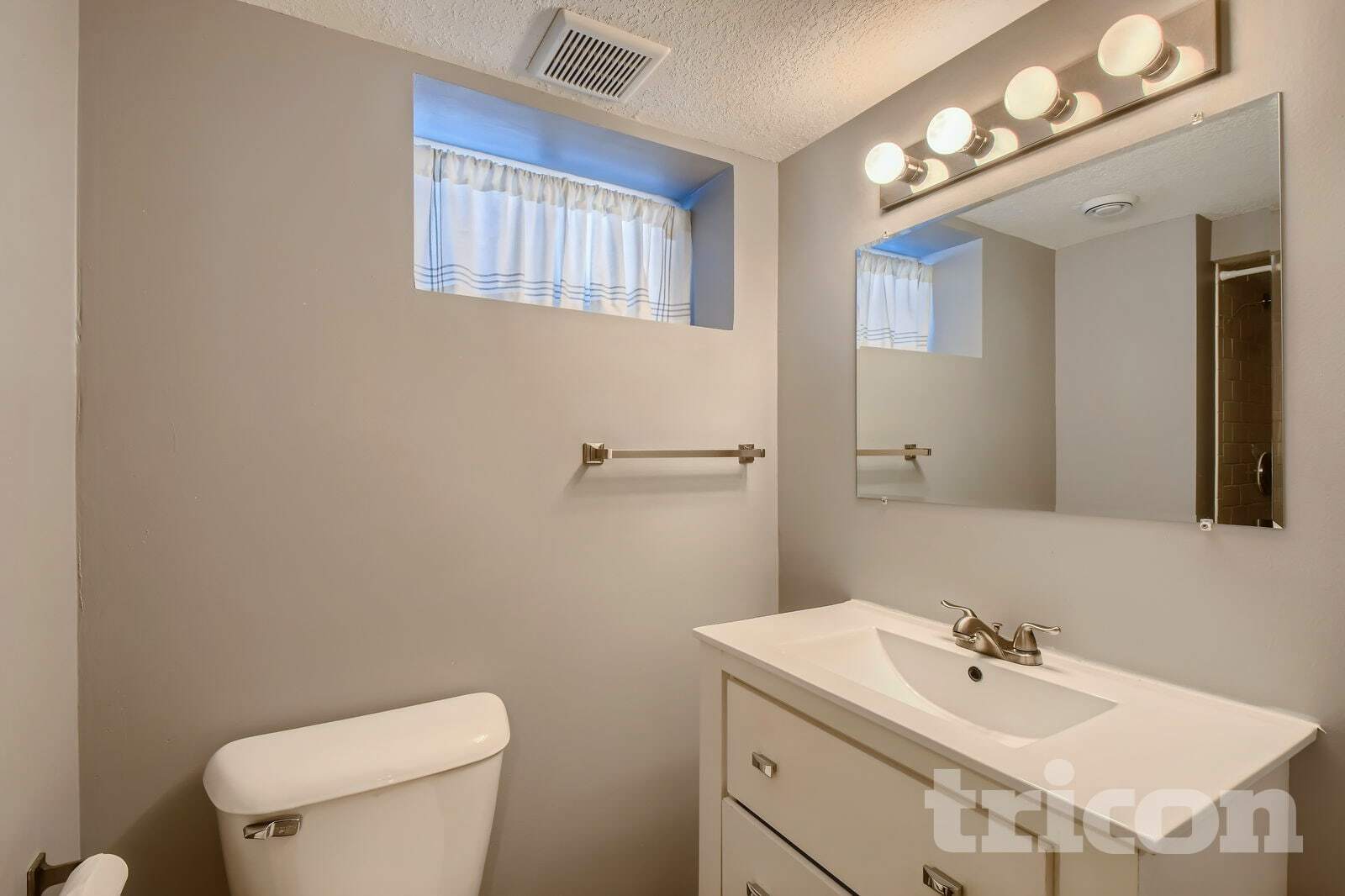 Building Photo - 2942 Zenith Ave N