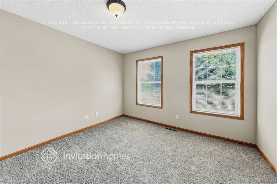 Building Photo - 10322 Kali Ave NE