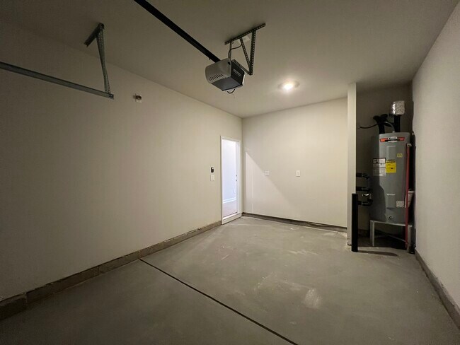 Building Photo - 1360 Fallen Acorn Ln