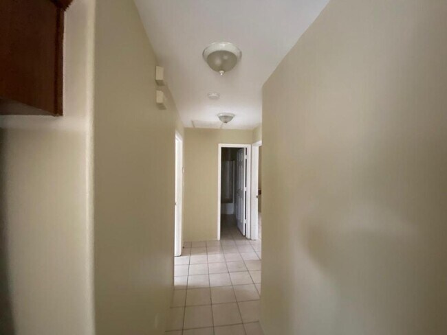 Building Photo - 3821 W Sarah Evans St